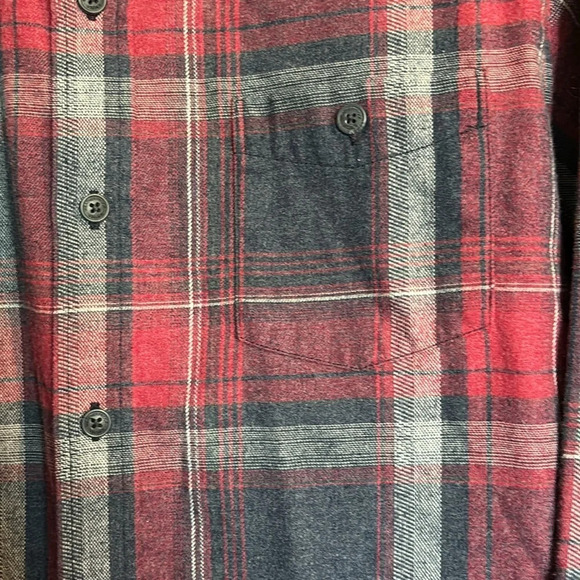 Weatherproof men’s red and blue flannel button down shirt size medium - Picture 3 of 8